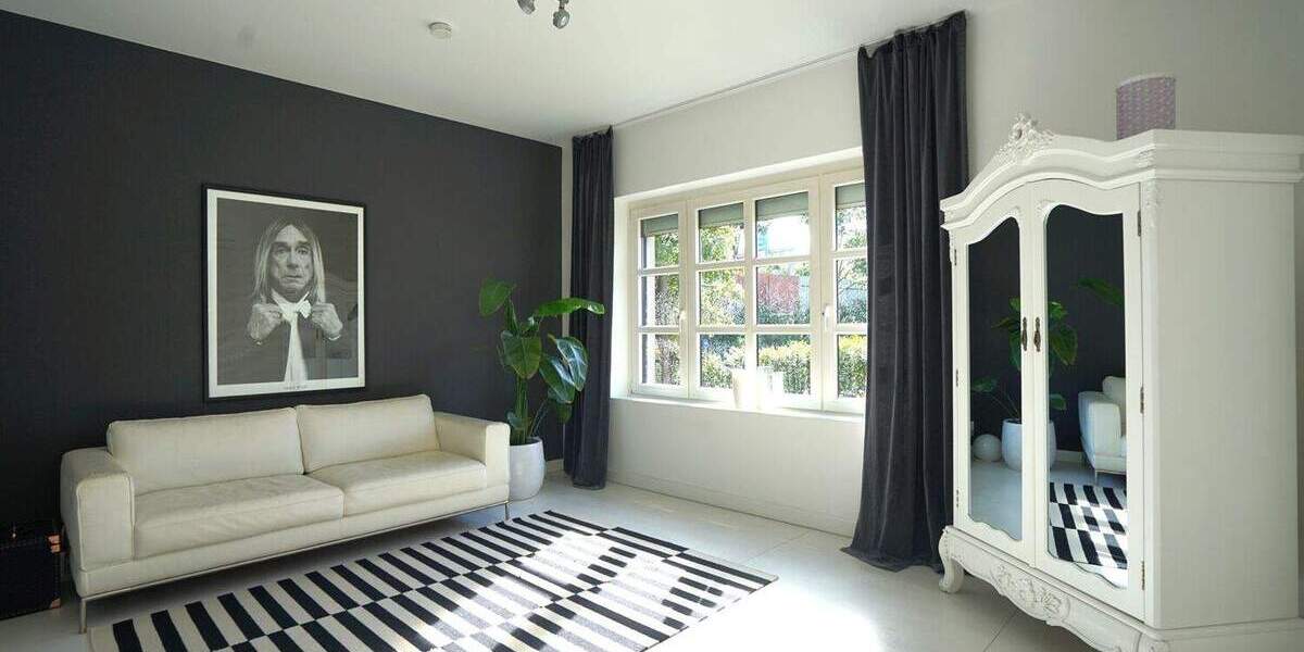 Charmantes Einfamilienhaus auf parkähnlichem Grundstück mit altem Baumbestand 7 zimmer