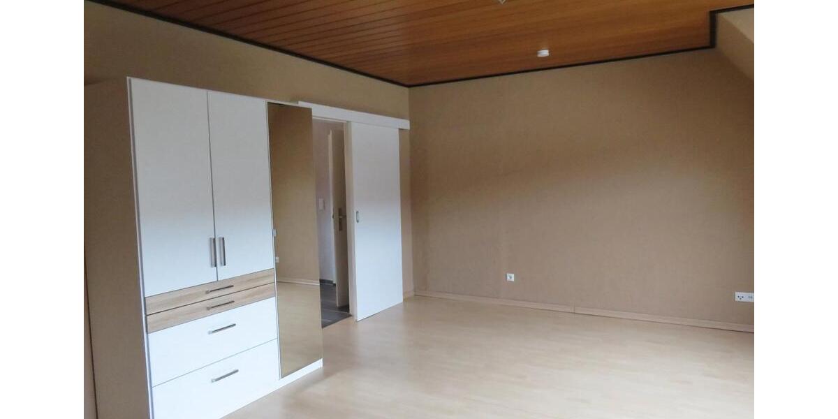Dachgeschoßwohnung Wolfsburg - 2 Zimmer, 60 m&sup2;, 550&euro; | Angebot:26237596