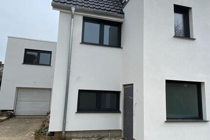 Haus Rühen - 5 Zimmer, 130 m&sup2;, 1.300&euro; | Angebot:25892929