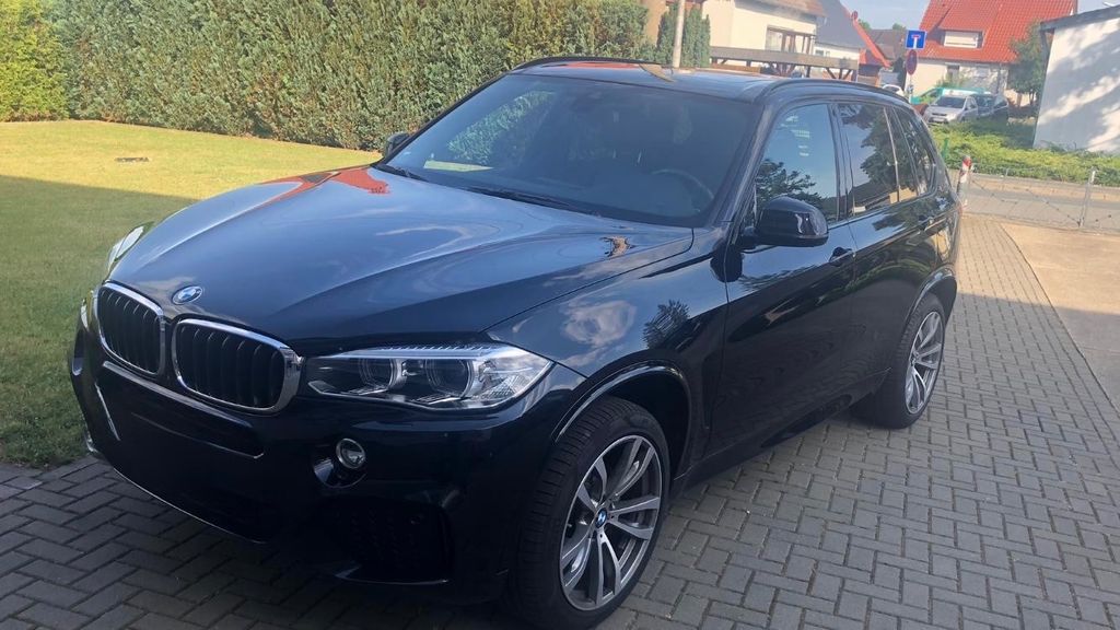 BMW X5 158.000 km 30.500 € Braunschweig 38108