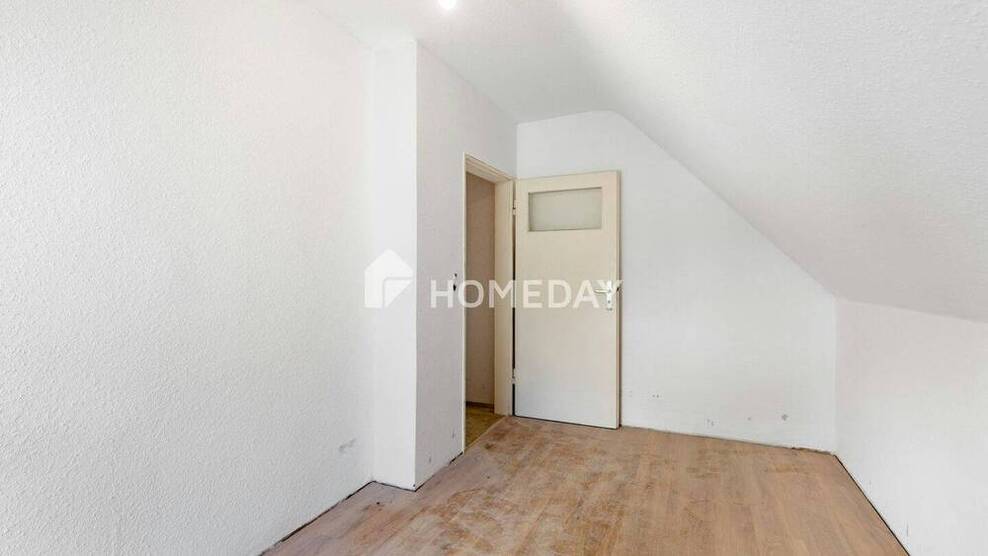 Einfamilienhaus mit vorbereiteter Sanierung - 7 Zimmer, 115 m² Wohnfläche, 578 m² Grundstück