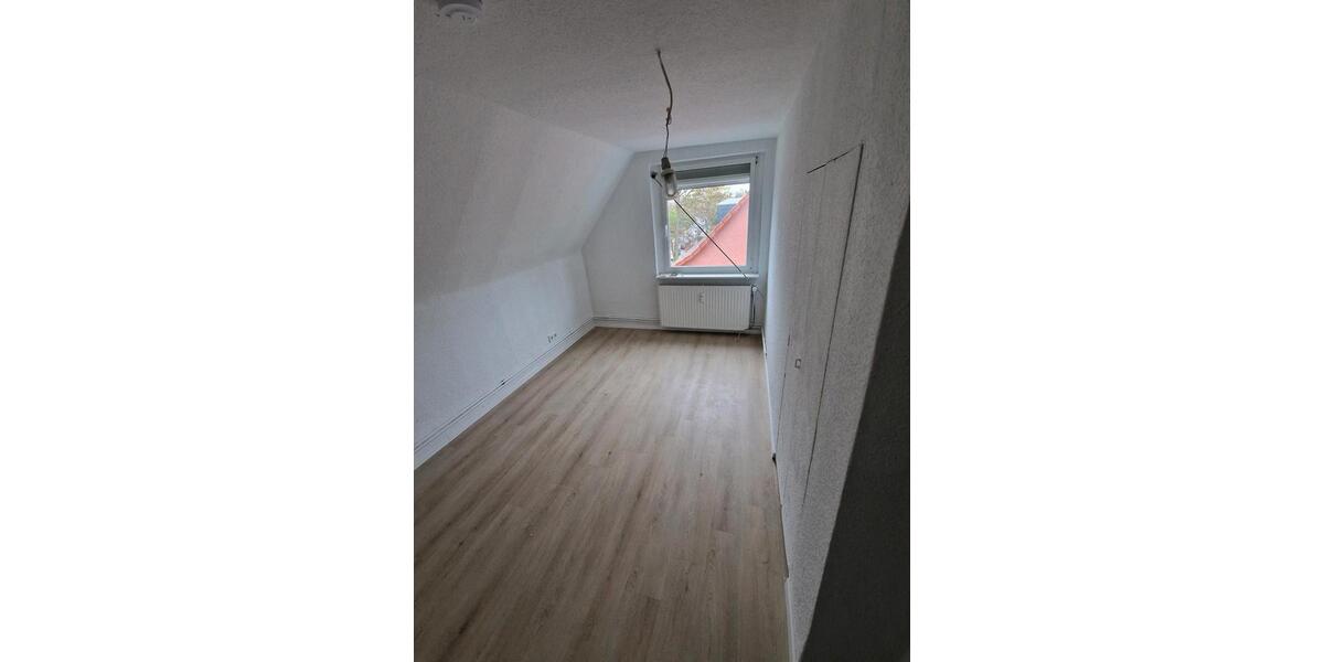 Dachgeschoßwohnung Braunschweig Wabe-Schunter-Beberbach - 3 Zimmer, 76 m&sup2;, 625&euro; | Angebot:26448313