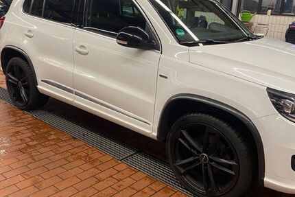VW Tiguan 216.050 km 12.300 &euro; Wolfsburg 38444
