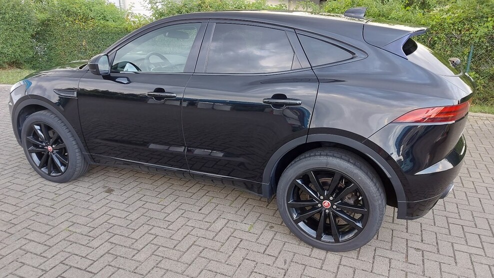 Jaguar E-Pace D150 FWD man R-Dynamic 43.320 km 23.000 € Braunschweig 38100
