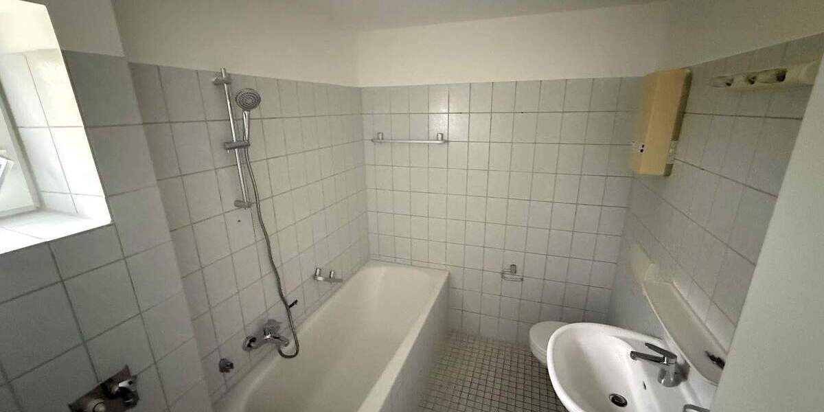 3 Zimmer für den nächsten Schritt - ideal zu zweit - frisch renovierte Wohnung am Hageberg 3 zimmer