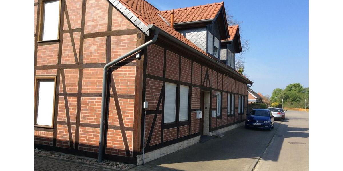 Dachgeschoßwohnung Rühen - 3 Zimmer, 68 m&sup2;, 550&euro; | Angebot:24751427