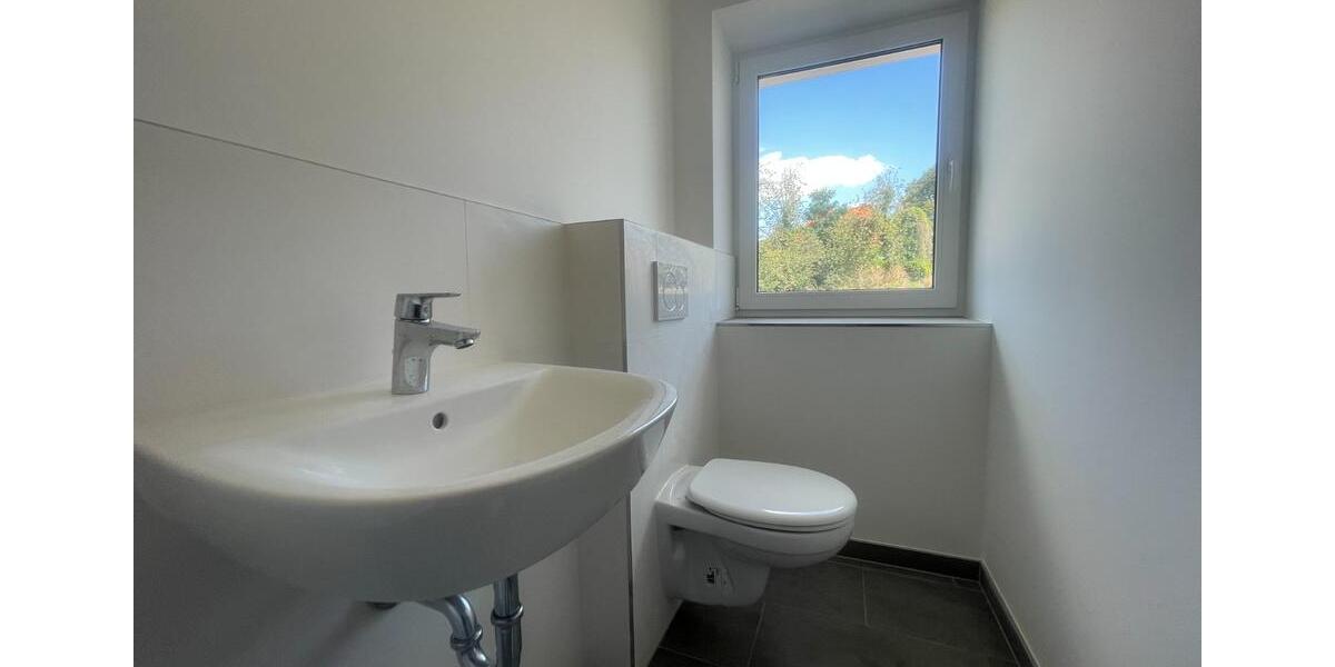 2 Zimmer 93 qm Wohnung, inkl. Küche, Bad, eigener Eingang 2 zimmer