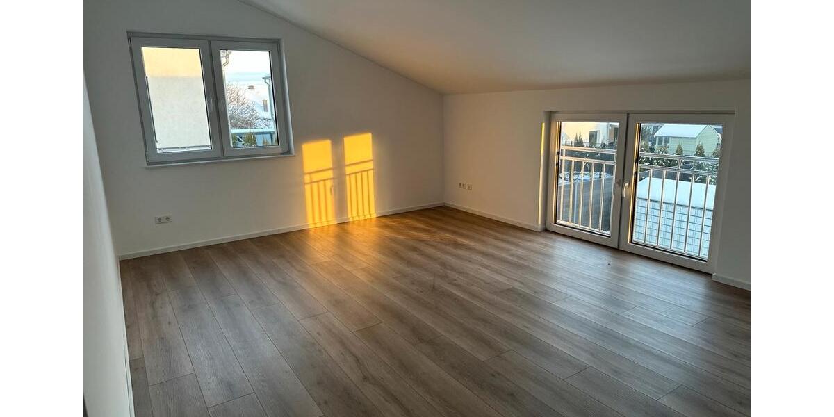 Etagenwohnung Rühen - 3 Zimmer, 100 m&sup2;, 1.000&euro; | Angebot:25352633