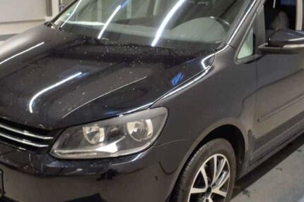 VW Touran 167.500 km 9.990 &euro; Wolfsburg/Vorsfelde 38448