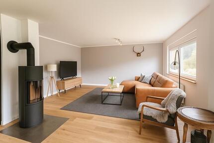 Provisionsfrei: Einfamilienhaus mit Garage, Keller, Garten 4 zimmer