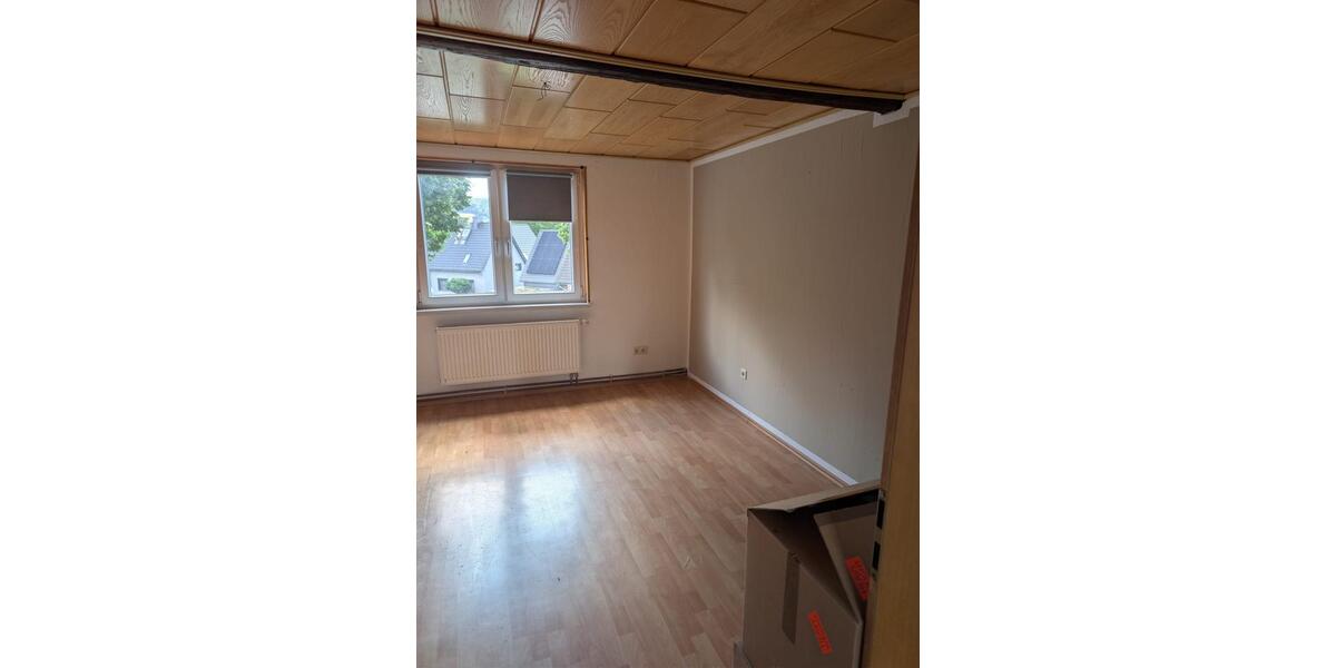 Dachgeschoßwohnung Grasleben - 5.5 Zimmer, 100 m&sup2;, 528&euro; | Angebot:27597050