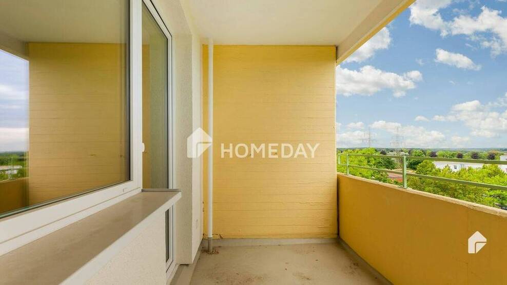 Bezugsfreie 3-Zimmer-Wohnung mit EBK und tollem Ausblick von der Loggia