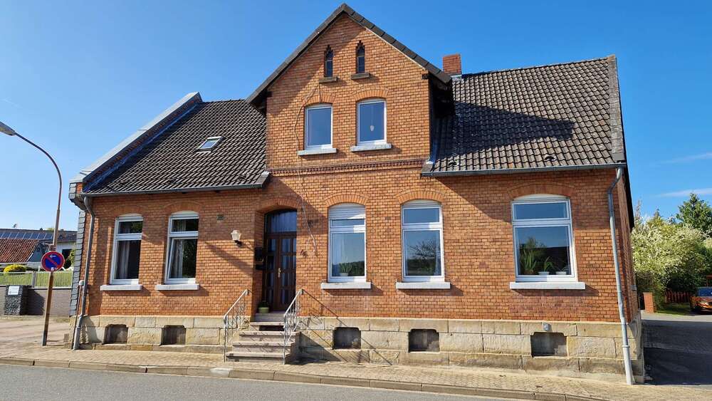 Einfamilienhaus Grasleben - 7 Zimmer, 219 m&sup2;, 169.000&euro; | Angebot:26671796