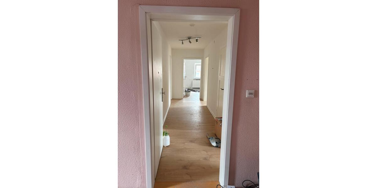 Dachgeschoßwohnung Sassenburg - 4 Zimmer, 67 m&sup2;, 690&euro; | Angebot:25560771