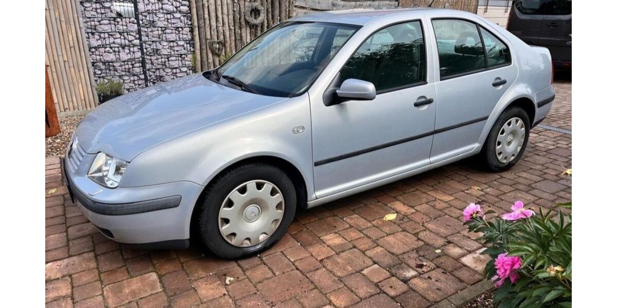 VW Bora 208.500 km 780 &euro; Cremlingen 38162