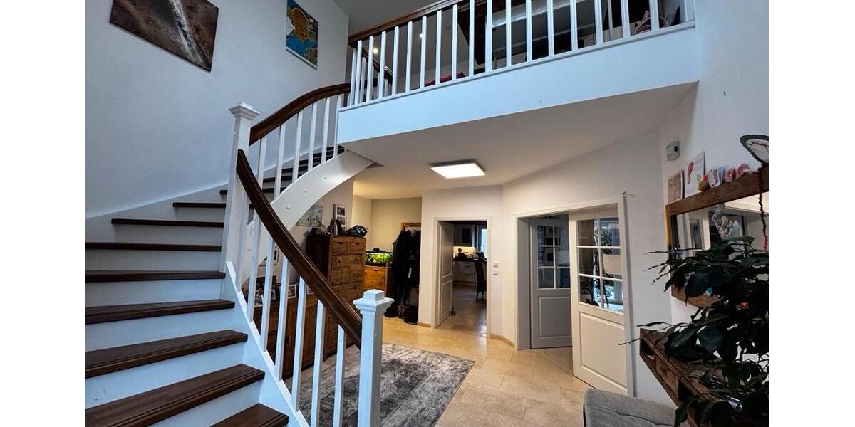 Einfamilienhaus Lehre - 6 Zimmer, 225 m&sup2;, 2.400&euro; | Angebot:25996872