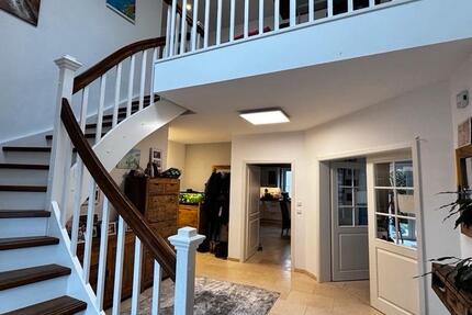 Haus Lehre - 3 Zimmer, 225 m&sup2;, 2.400&euro; | Angebot:25996872