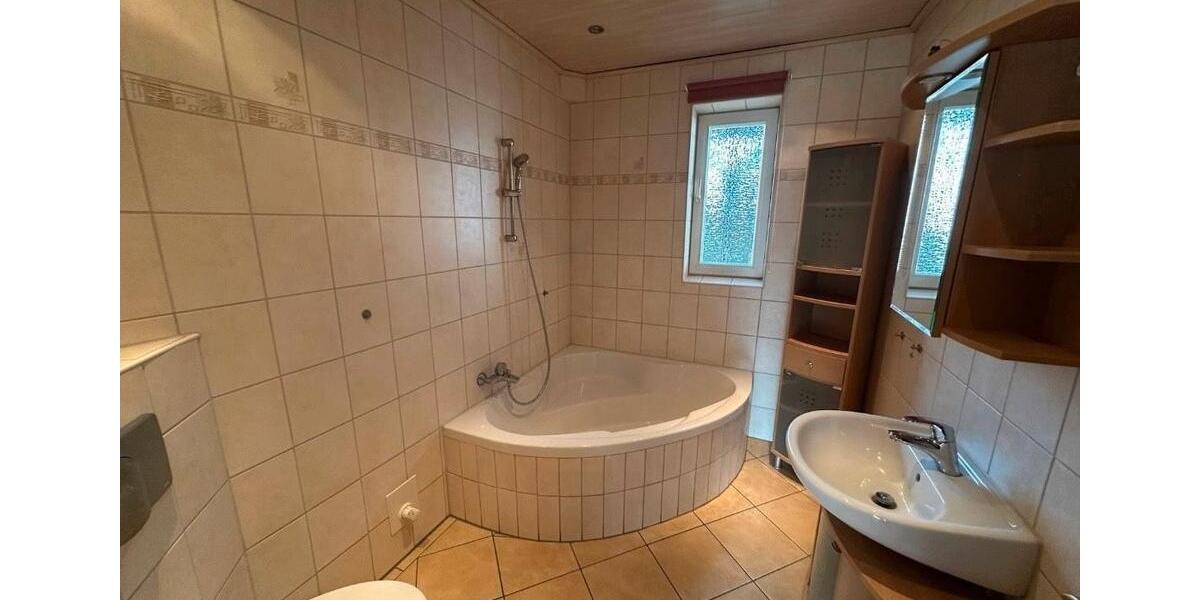 Einfamilienhaus Isenbüttel - 7 Zimmer, 195 m&sup2;, 350.000&euro; | Angebot:26038933