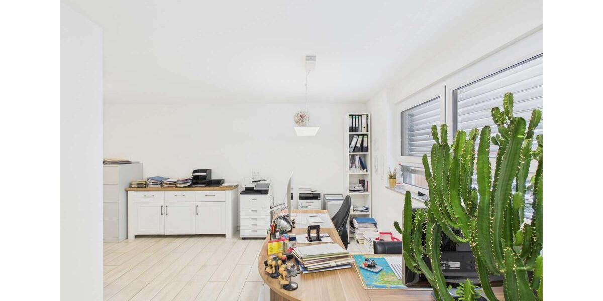 Attraktive Büro- oder Praxisräume in der Reislinger Straße zimmer
