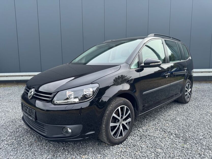 VW Touran 160.700 km 8.390 € Braunschweig 38110