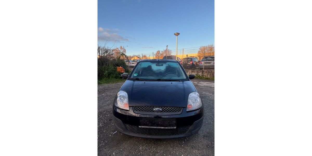Ford Fiesta 160.675 km 900 € Braunschweig 38120