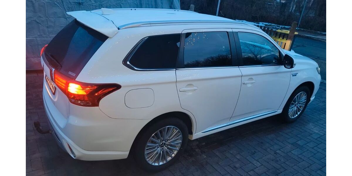 Mitsubishi Outlander 90.000 km 20.800 &euro; Wolfsburg 38448