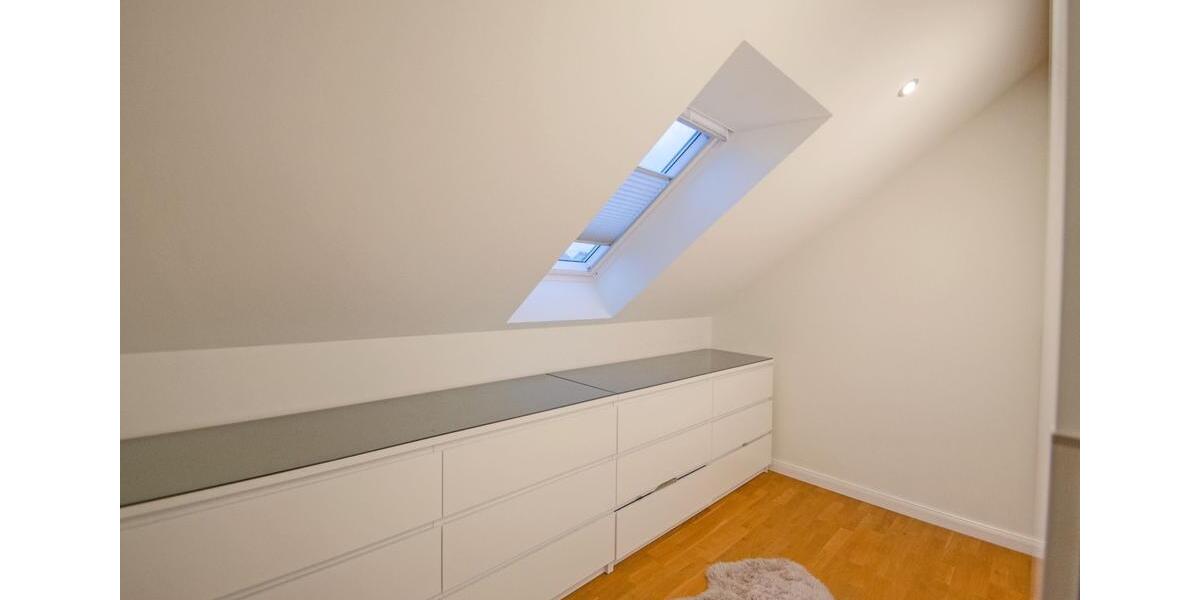 Dachgeschoßwohnung Gifhorn - 3 Zimmer, 105 m&sup2;, 1.600&euro; | Angebot:26256646