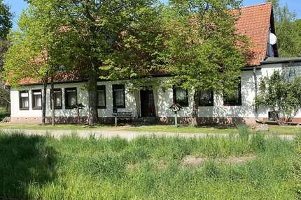 Haus zum Kaufen in Bergfriede 150.000 € 250.21 m² 9 zimmer