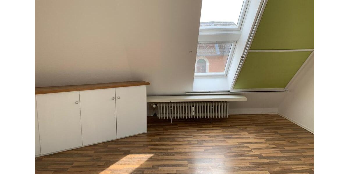 Lichtdurchflutete 4-Zi-Maisonette mit Balkon und Tiefgarage 4 zimmer