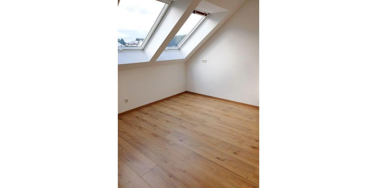 Dachgeschoßwohnung Wolfsburg Alt-Wolfsburg - 4 Zimmer, 103 m&sup2;, 980&euro; | Angebot:26136399