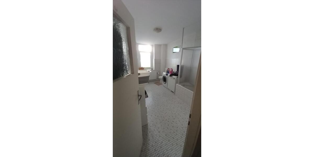 Etagenwohnung Rühen - 3 Zimmer, 80 m&sup2;, 600&euro; | Angebot:25418764