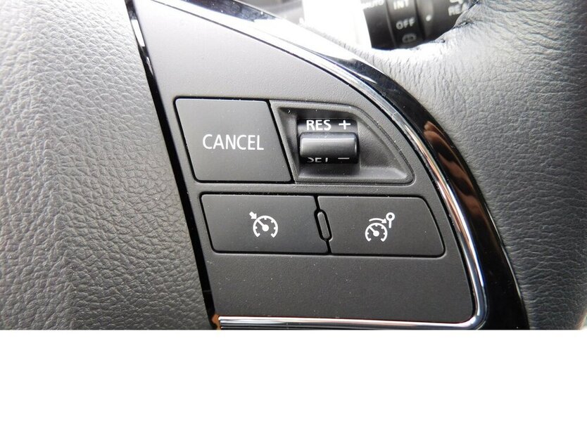 Eclipse Cross PLUG-IN Benzin/Elektro HYBRID Navi