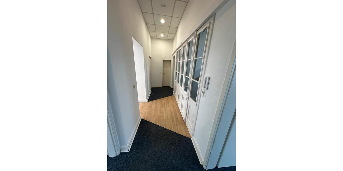 Etagenwohnung Braunschweig - 5 Zimmer, 126 m&sup2;, 1.150&euro; | Angebot:26561236