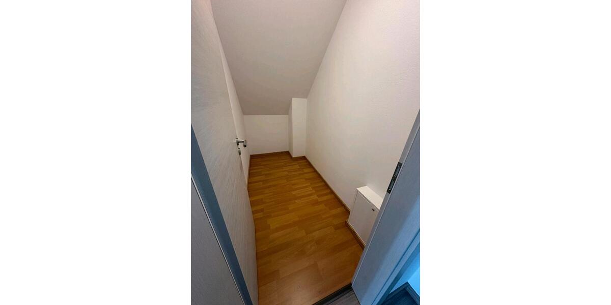 Dachgeschoßwohnung Jembke - 4 Zimmer, 100 m&sup2;, 1.200&euro; | Angebot:26419489