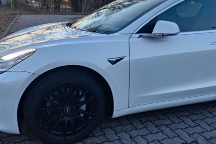 Tesla Model 3 100.000 km 21.600 &euro; Adenbüttel 38528