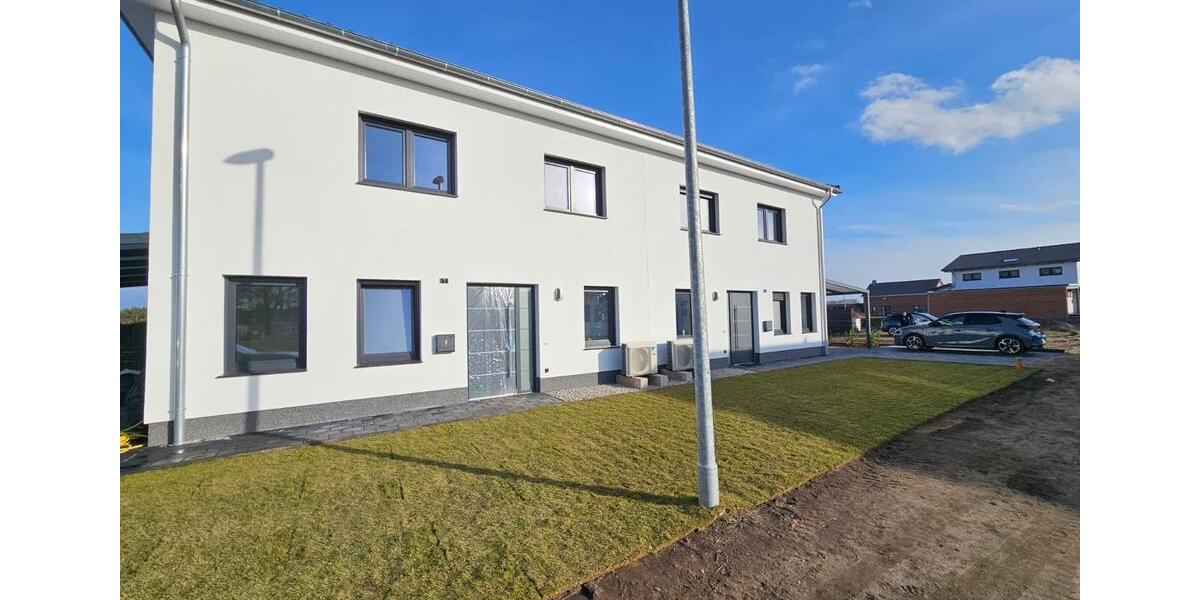 Doppelhaushälfte Hillerse - 6 Zimmer, 150 m&sup2;, 1.500&euro; | Angebot:25513031