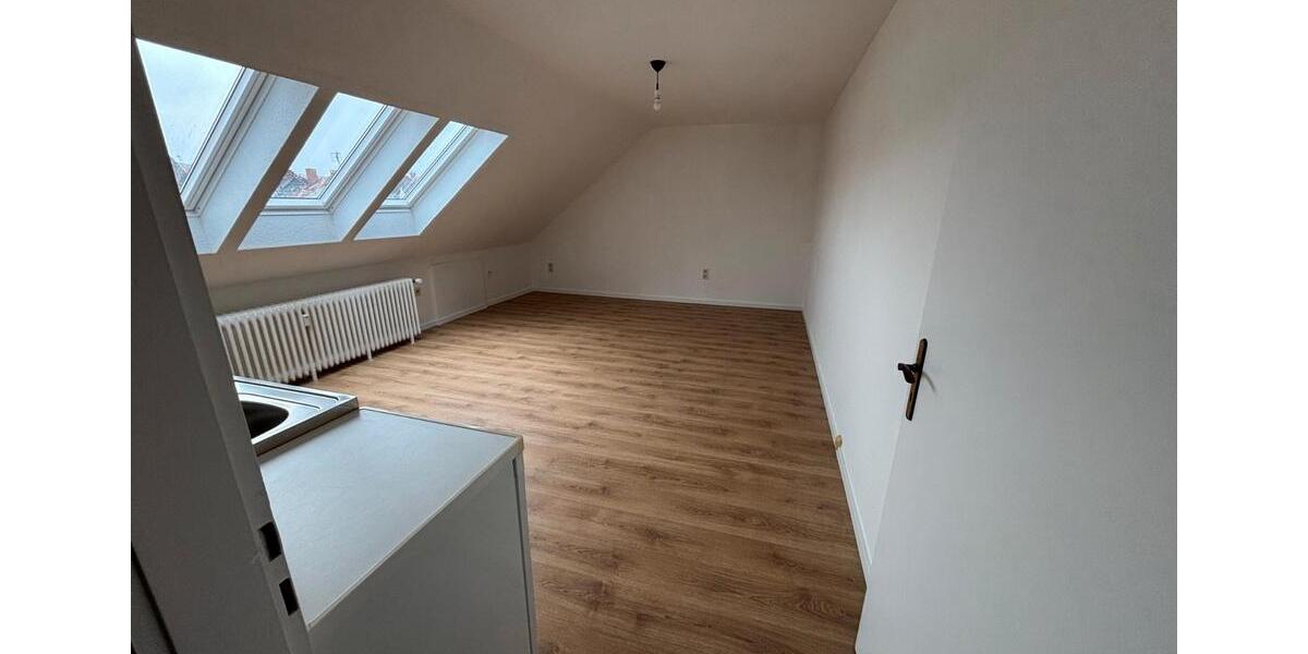 Dachgeschoßwohnung Helmstedt - 1 Zimmer, 35 m&sup2;, 350&euro; | Angebot:26233694