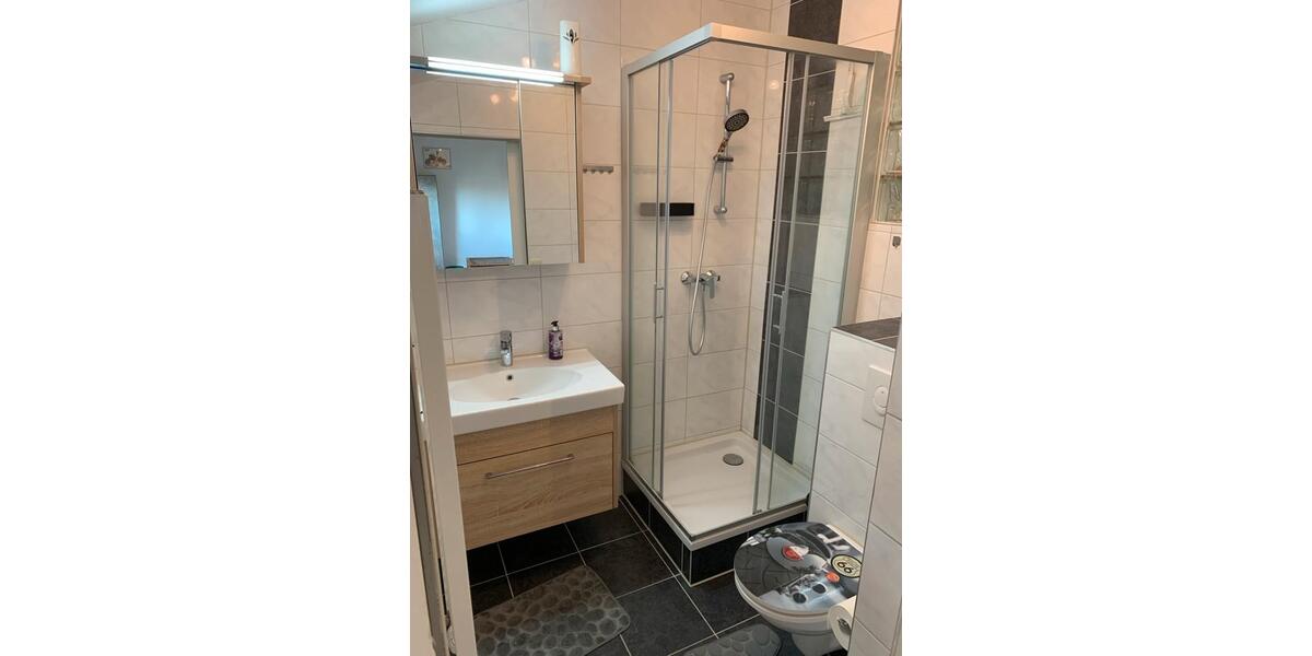 Möbliertes Loft 100 qm 2 zimmer