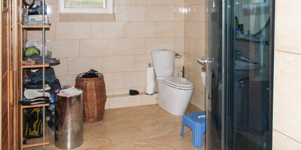 Großzügiges 8-Zi. Haus plus Bungalow, Wintergarten, Garage, 2 Carports in Braunschweig Weststadt 8 zimmer