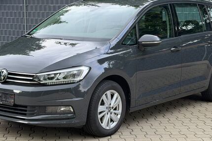 VW Touran 87.500 km 18.890 &euro; Braunschweig 38110