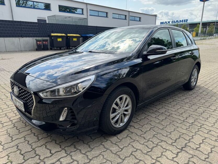 i30