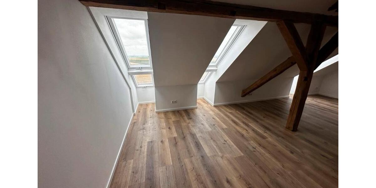 Dachgeschoßwohnung Süpplingen - 5 Zimmer, 163 m&sup2;, 1.100&euro; | Angebot:26023127