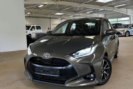 Toyota Yaris 83.857 km 14.480 &euro; Sassenburg / Neudorf- Pl 38524