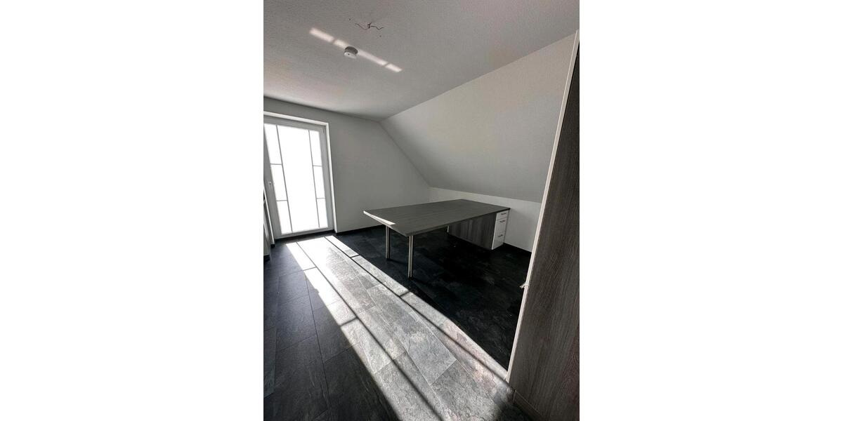 Dachgeschoßwohnung Jembke - 4 Zimmer, 100 m&sup2;, 1.200&euro; | Angebot:26419489