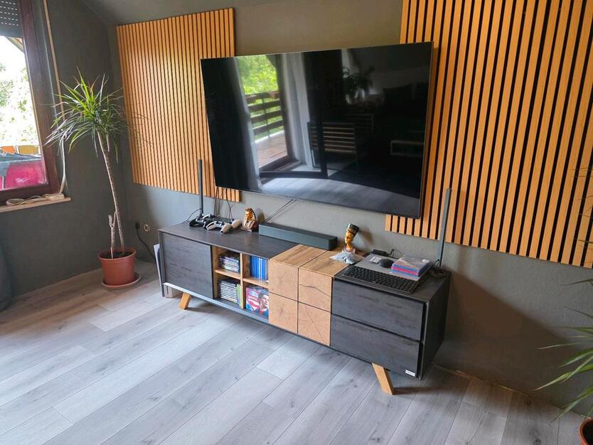 Dachgeschoßwohnung in einem zwei partai Haus