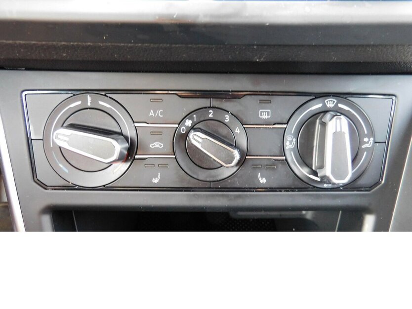 VW Polo 1.0 Life TSI BMT 4Trg Klima Navi LED 21.300 km 14.990 € Vordorf 38533