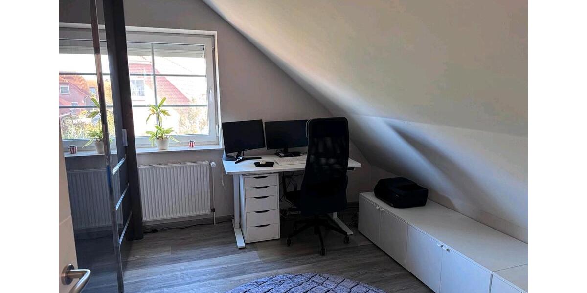 Dachgeschoßwohnung Rühen - 3 Zimmer, 71 m&sup2;, 956&euro; | Angebot:24827576