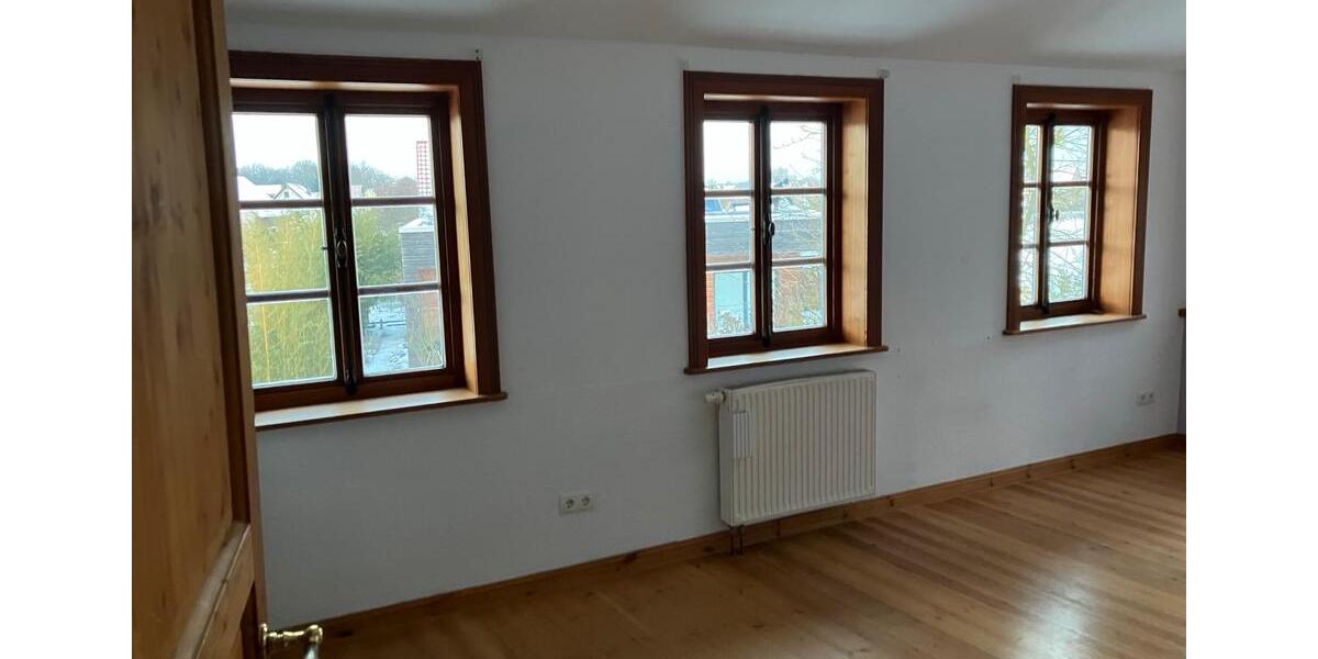 Gemütliche, helle Dachgeschosswohnung 3.5 zimmer