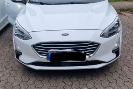Ford Focus 174.000 km 9.800 &euro; Braunschweig 38118