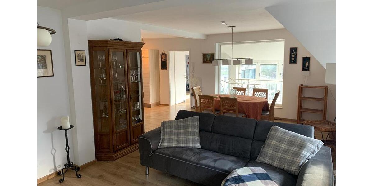 Dachgeschoßwohnung Jembke - 3.5 Zimmer, 120 m&sup2;, 950&euro; | Angebot:24465385